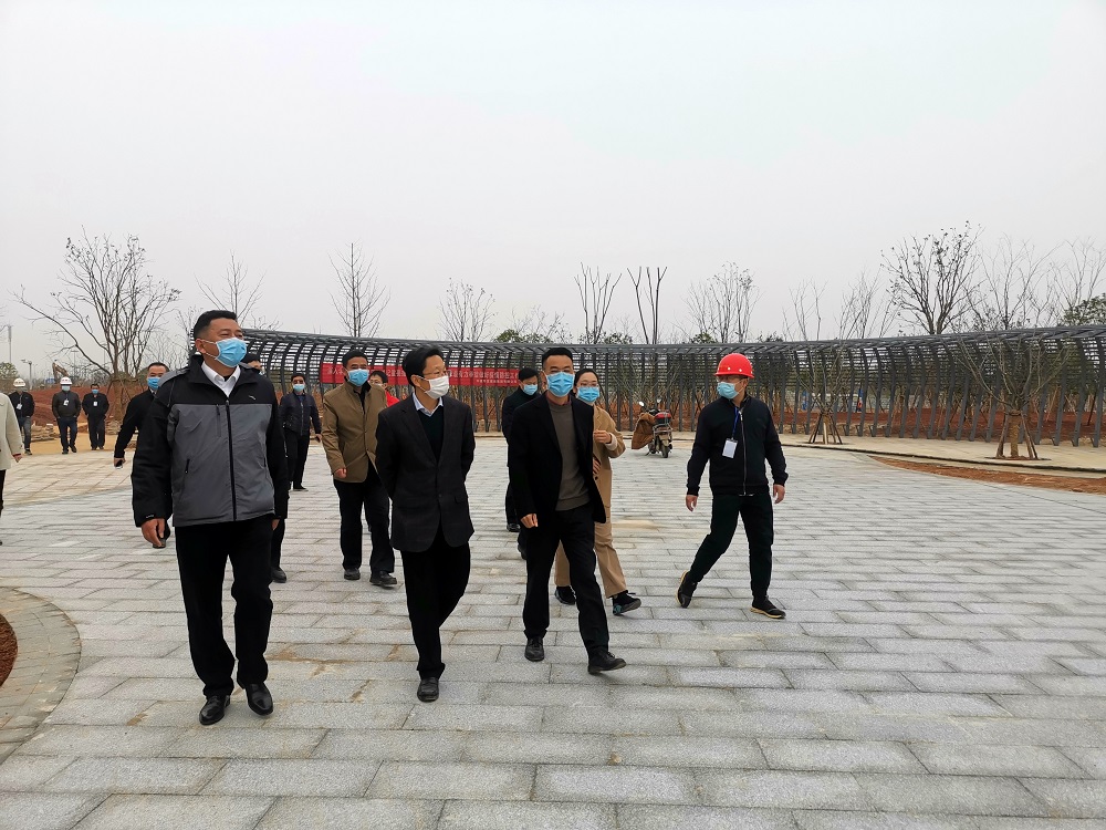 南昌市副市長宋鈾視察朝陽州項(xiàng)目 (4)_看圖王.jpg